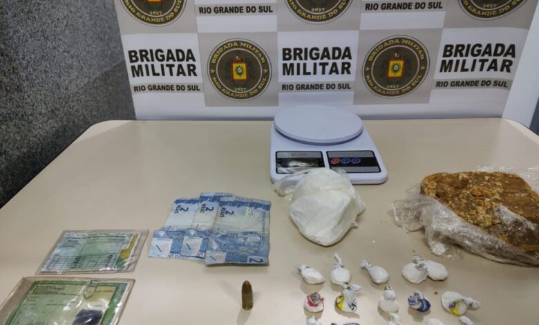 Studio Notícias | Studio TV Mulher é presa por tráfico de drogas com crack e cocaína no centro de Lagoa Vermelha