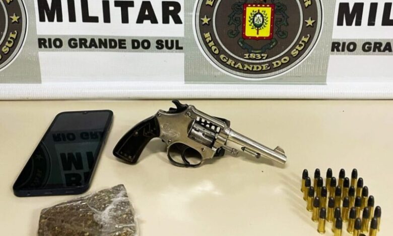 Studio Notícias | Studio TV Homem é preso por porte ilegal de arma e drogas durante operação em Paraí