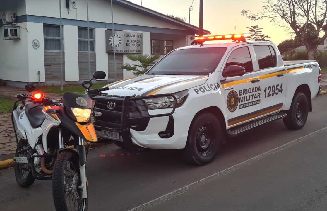 Dupla é presa ao tentar aplicar golpe de R$ 95 mil em Guaporé 1 Studio Notícias | Studio TV Dupla é presa ao tentar aplicar golpe de R$ 95 mil em Guaporé