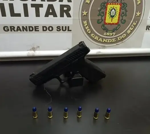 Studio Notícias | Studio TV Homem é preso após confusão no trânsito em Passo Fundo com arma escondida no carro