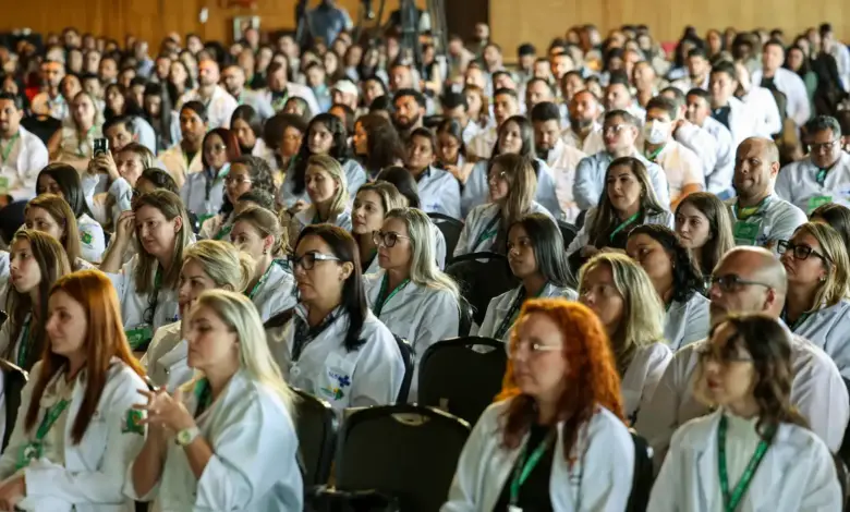 Studio Notícias | Studio TV Mais Médicos: 407 profissionais começam a atuar em 22 estados