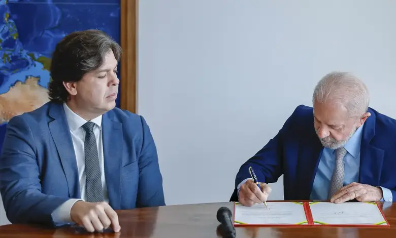 Studio Notícias | Studio TV Presidente da Telebrás tome posse como ministro das Comunicações