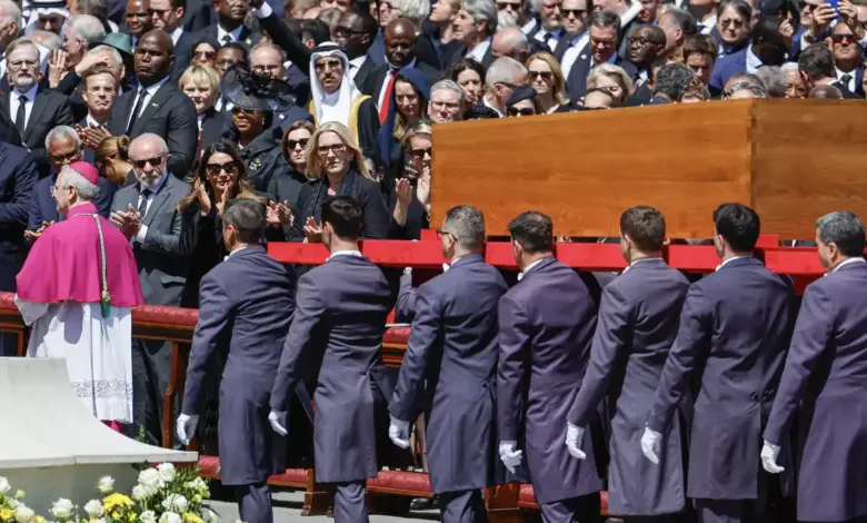Studio Notícias | Studio TV No Vaticano, Lula diz que papa fez história ao combater desigualdades