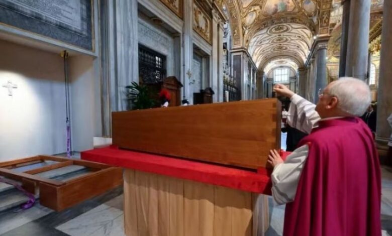 Studio Notícias | Studio TV Papa Francisco é sepultado em cerimônia emocionante na Basílica de Santa Maria Maior