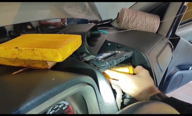Studio Notícias | Studio TV PRF apreende 7,4 kg de cocaína escondidos em painel de veículo na BR-101, em Torres