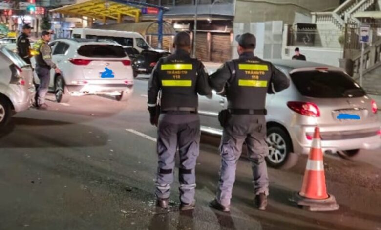 Studio Notícias | Studio TV Motorista é preso durante Operação Balada Segura em Caxias do Sul