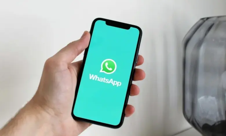 Studio Notícias | Studio TV WhatsApp lança recurso que impede exportação e análise de conversas por IA