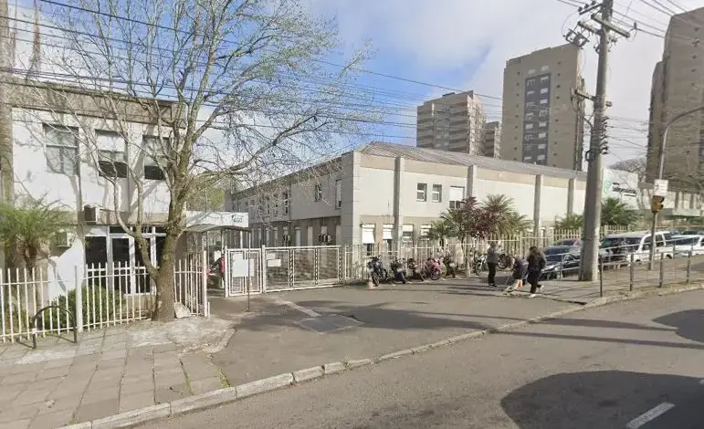 Studio Notícias | Studio TV Homem em situação de rua é encontrado morto em frente ao Hospital Independência, em Porto Alegre