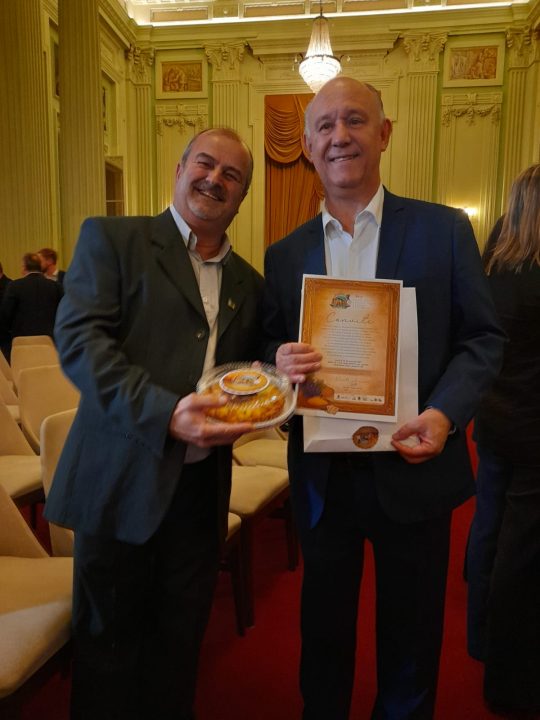 Governador Eduardo Leite recebe convite prestigiar a festa La Cucagna em Veranópolis 4 Studio Notícias | Studio TV Governador Eduardo Leite recebe convite prestigiar a festa La Cucagna em Veranópolis