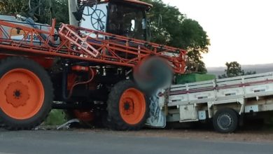 Studio Notícias | Studio TV Grave colisão entre máquina agrícola e camionete deixa motorista preso às ferragens no RS