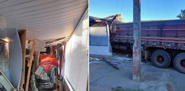 Studio Notícias | Studio TV Caminhão carregado de arroz colide contra residência no centro de Agudo
