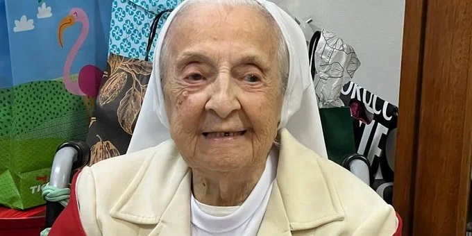 Morre a gaúcha Inah Canabarro aos 116 anos, considerada a mulher mais velha do mundo 1 Studio Notícias | Studio TV Morre a gaúcha Inah Canabarro aos 116 anos, considerada a mulher mais velha do mundo