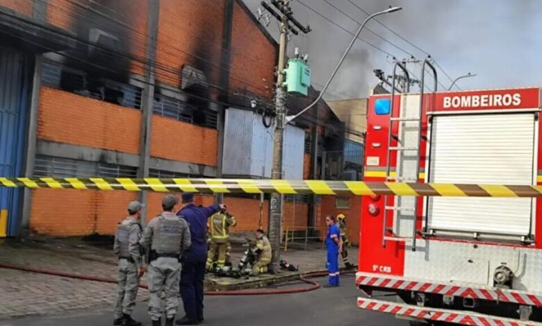 Studio Notícias | Studio TV Incêndio atinge depósito de plásticos no bairro São José, em Caxias do Sul