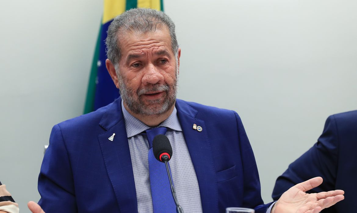 Após fraude no INSS, Lupi pede demissão do Ministério da Previdência 1 Studio Notícias | Studio TV Após fraude no INSS, Lupi pede demissão do Ministério da Previdência