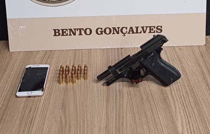 Studio Notícias | Studio TV Brigada Militar prende dupla por roubo, armas e receptação em ação rápida na Serra Gaúcha