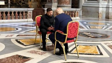 Studio Notícias | Studio TV Conversa entre Zelensky e Trump no Vaticano fortalece negociações sobre sanções e defesa aérea