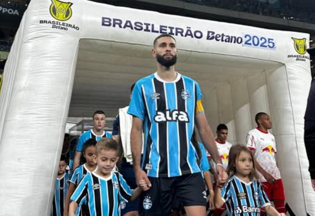 Grêmio cede empate no fim e deixa escapar vitória contra o Bragantino 1 Studio Notícias | Studio TV Grêmio cede empate no fim e deixa escapar vitória contra o Bragantino