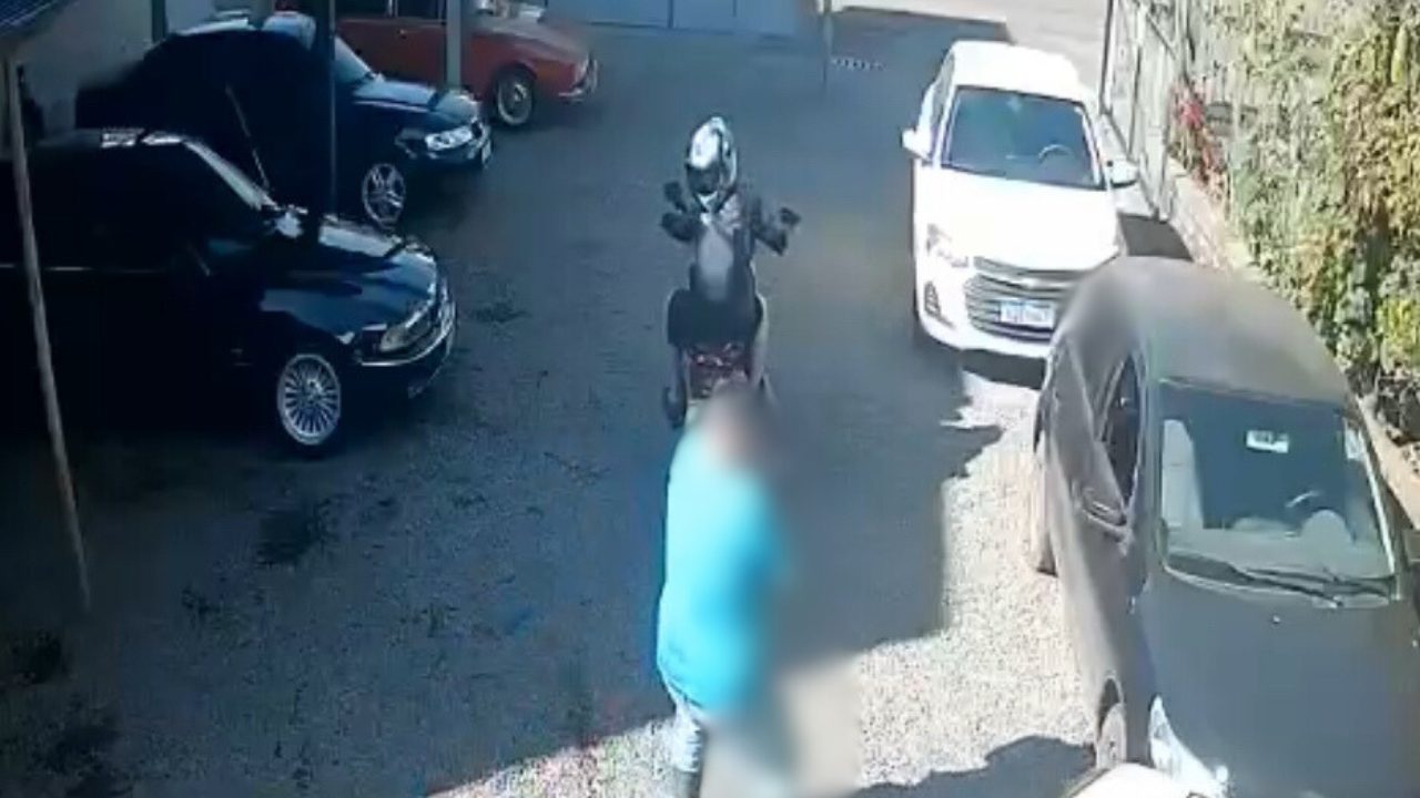 Homem é morto a tiros no centro de Marau em plena tarde de sábado 1 Studio Notícias | Studio TV Homem é morto a tiros no centro de Marau em plena tarde de sábado