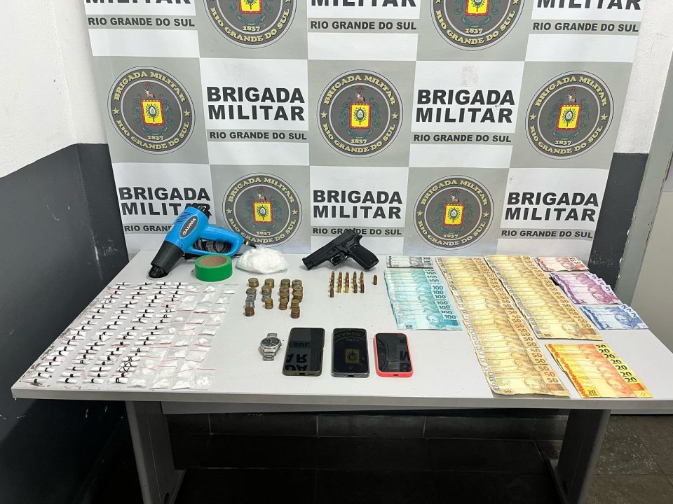 Homem é preso com cocaína, munições e dinheiro em operação da Brigada Militar em Caxias do Sul 1 Studio Notícias | Studio TV Homem é preso com cocaína, munições e dinheiro em operação da Brigada Militar em Caxias do Sul