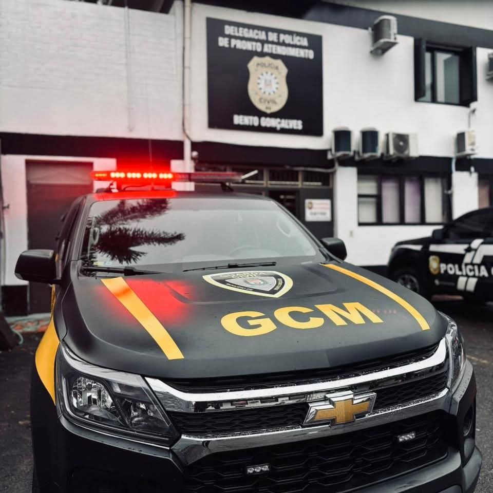 Homem é preso em flagrante por agredir a própria mãe no bairro Santa Marta, em Bento Gonçalves 1 Studio Notícias | Studio TV Homem é preso em flagrante por agredir a própria mãe no bairro Santa Marta, em Bento Gonçalves