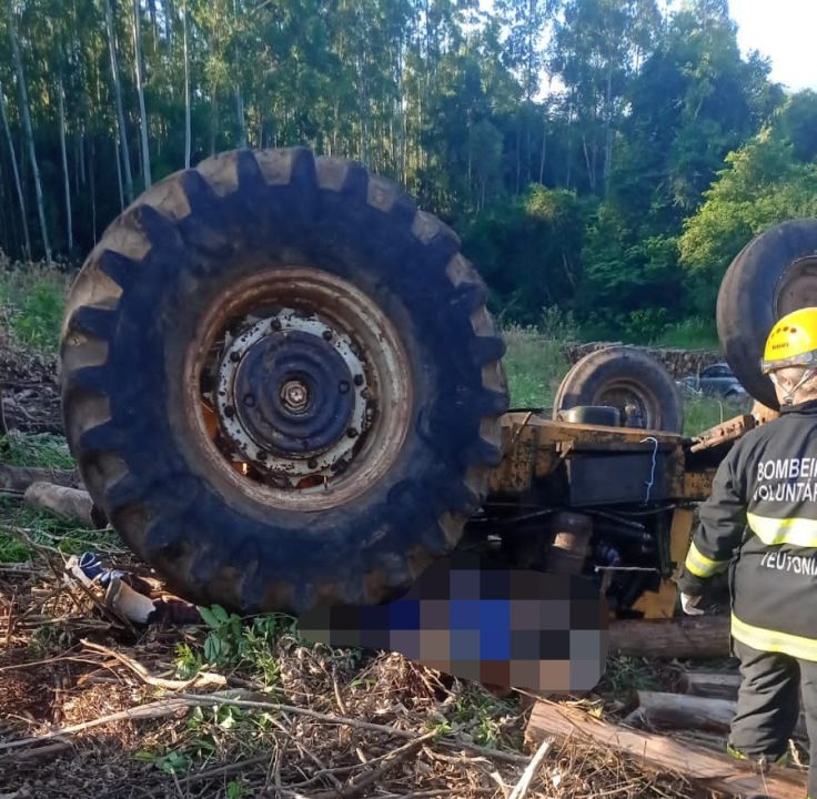 Homem morre em acidente com trator no interior do Vale do Taquari 1 Studio Notícias | Studio TV Homem morre em acidente com trator no interior do Vale do Taquari