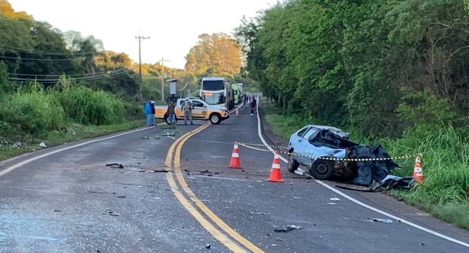 Identificadas os quatro jovens vítimas do grave acidente entre Rondinha e Sarandi; fato envolveu ônibus com placas de Bento Gonçalves 1 Studio Notícias | Studio TV Identificadas os quatro jovens vítimas do grave acidente entre Rondinha e Sarandi; fato envolveu ônibus com placas de Bento Gonçalves
