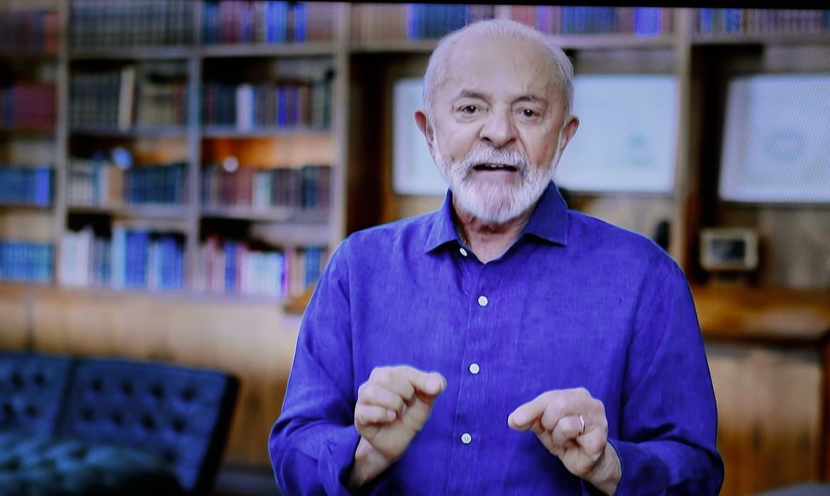 Studio Notícias | Studio TV Lula defende debate sobre fim da escala 6x1 e aborda fraude no INSS