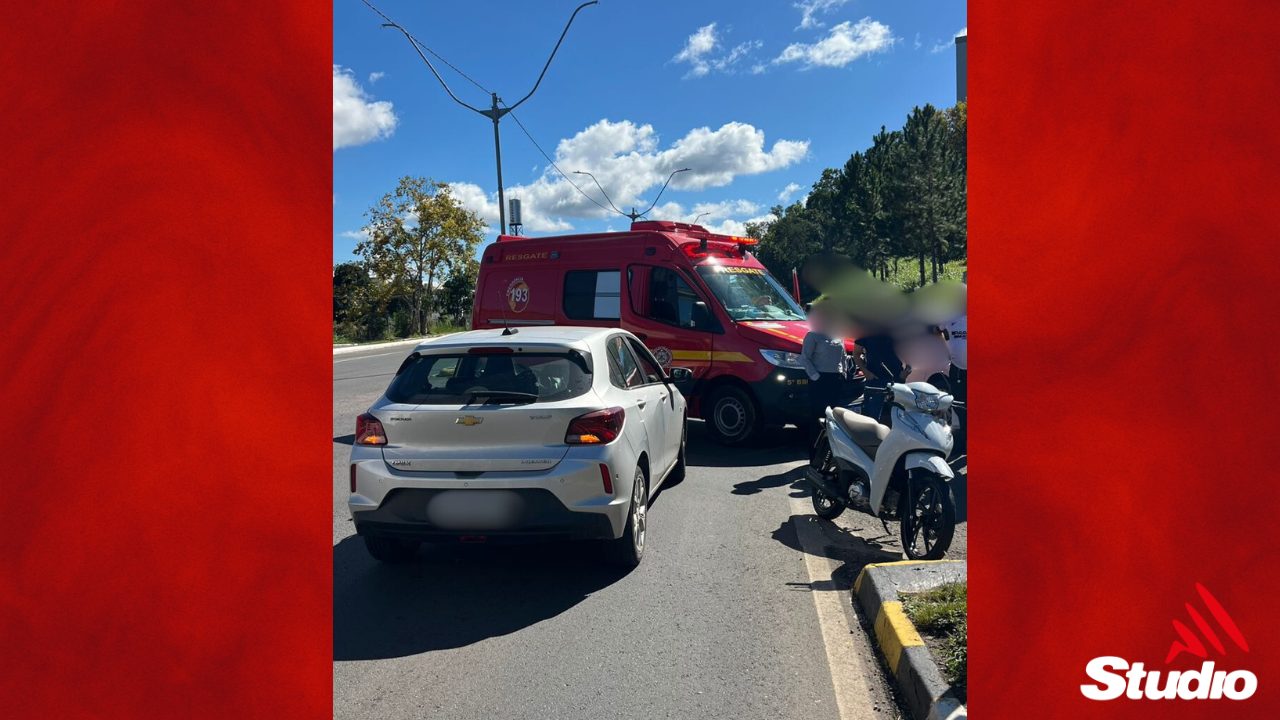 Mulher de 30 anos fica ferida em acidente entre carro e motocicleta na rodovia 470 em Bento Gonçalves 1 Studio Notícias | Studio TV Mulher de 30 anos fica ferida em acidente entre carro e motocicleta na rodovia 470 em Bento Gonçalves