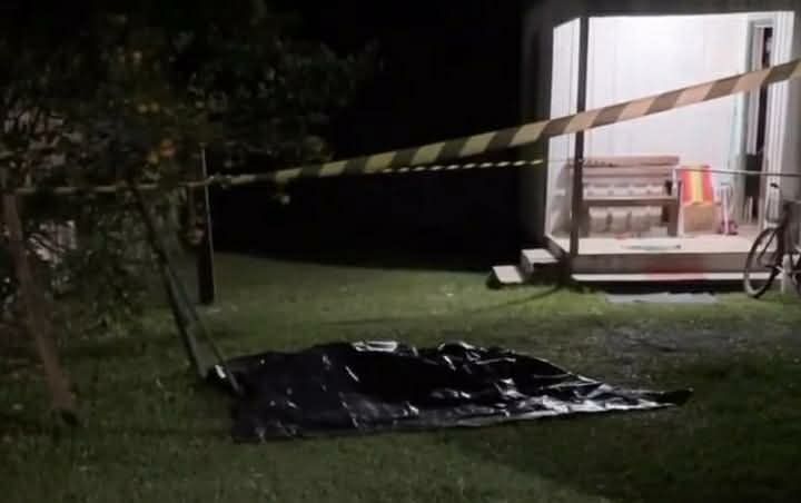Mulher de 42 anos é morta a facadas pelo ex-companheiro após discussão em Três Coroas 1 Studio Notícias | Studio TV Mulher de 42 anos é morta a facadas pelo ex-companheiro após discussão em Três Coroas
