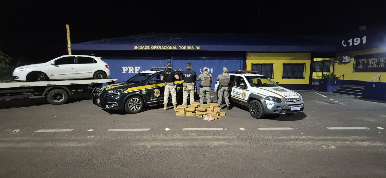PRF prende homem com 100 kg de maconha e 1.090 comprimidos de ecstasy após fuga em Torres 1 Studio Notícias | Studio TV PRF prende homem com 100 kg de maconha e 1.090 comprimidos de ecstasy após fuga em Torres