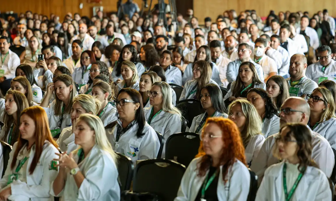 Governo abre 3,4 mil novas vagas para Mais Médicos 1 Studio Notícias | Studio TV Governo abre 3,4 mil novas vagas para Mais Médicos