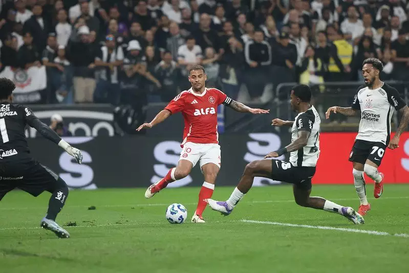 Fora de casa, Inter perde de 4 a 2 para o Corinthians pelo Campeonato Brasileiro 1 Studio Notícias | Studio TV Fora de casa, Inter perde de 4 a 2 para o Corinthians pelo Campeonato Brasileiro
