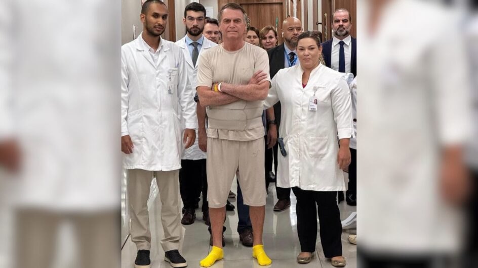 Bolsonaro recebe alta e retorna para casa após cirurgia intestinal e semanas de internação 1 Studio Notícias | Studio TV Bolsonaro recebe alta e retorna para casa após cirurgia intestinal e semanas de internação