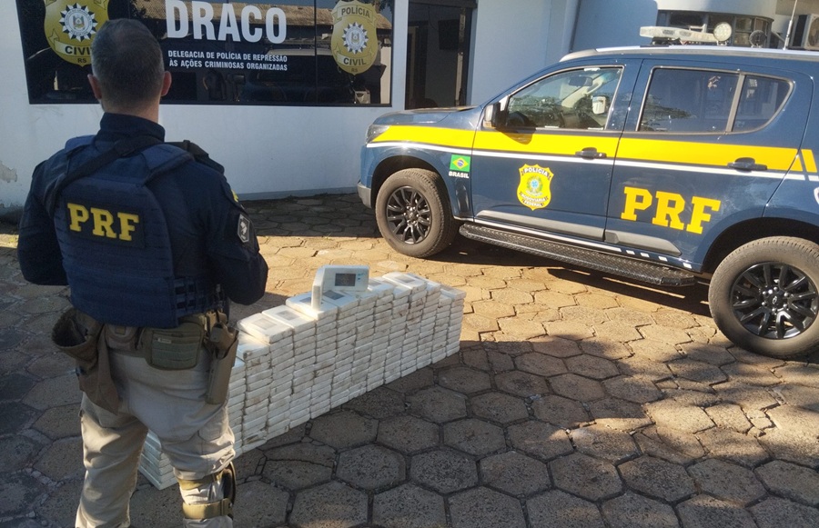 Polícia intercepta comboio internacional com 212 kg de cocaína na BR-287, no RS 1 Studio Notícias | Studio TV Polícia intercepta comboio internacional com 212 kg de cocaína na BR-287, no RS