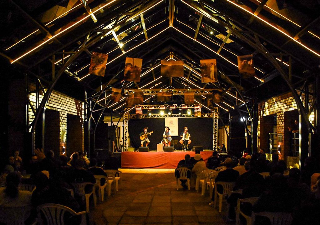 Show do Dia do Trabalhador inicia comemorações do mês de Cotiporã 1 Studio Notícias | Studio TV Show do Dia do Trabalhador inicia comemorações do mês de Cotiporã