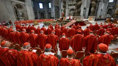 Studio Notícias | Studio TV Conclave começa com missa solene no Vaticano reunindo cardeais de todo o mundo