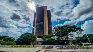 Studio Notícias | Studio TV Copom eleva juros básicos da economia para 14,75% ao ano