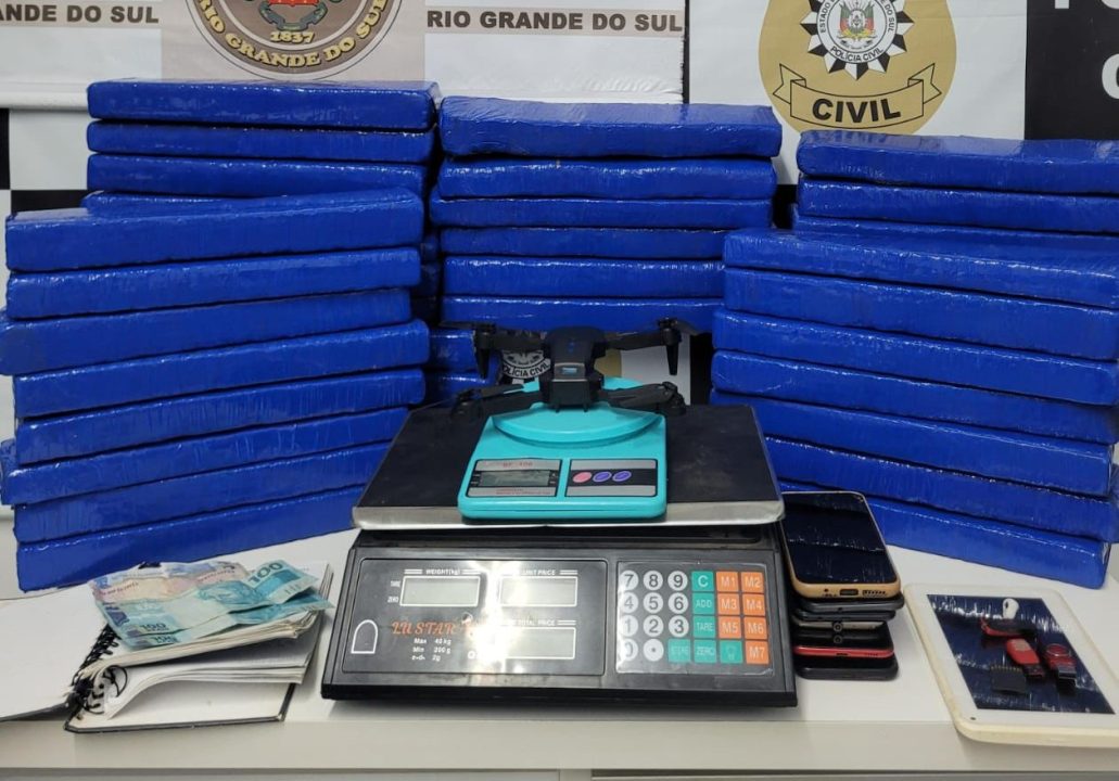 Ação conjunta da Brigada Militar e Polícia Civil resulta em apreensão de 38 kg de drogas em São Marcos 1 Studio Notícias | Studio TV Ação conjunta da Brigada Militar e Polícia Civil resulta em apreensão de 38 kg de drogas em São Marcos
