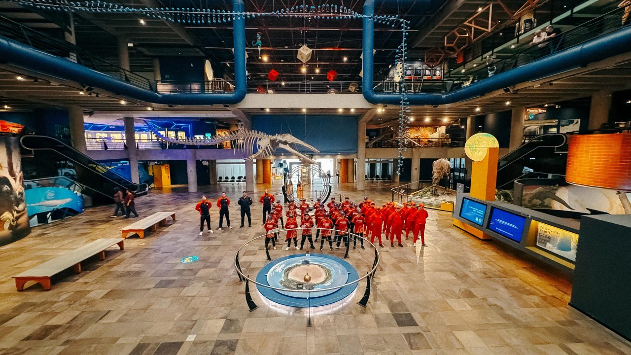 Studio Notícias | Studio TV Alunos do Projeto Bombeiro Mirim de Veranópolis visitam embarcação da Marinha e museu de ciências em ação educativa