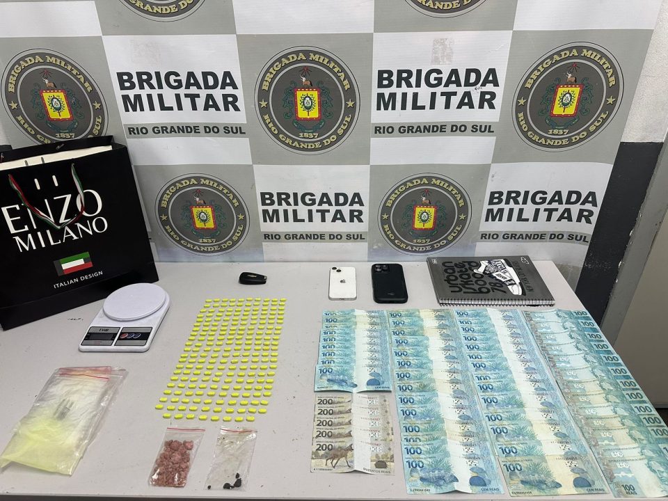 Homem é preso por tráfico de drogas em Caxias do Sul 1 Studio Notícias | Studio TV Homem é preso por tráfico de drogas em Caxias do Sul