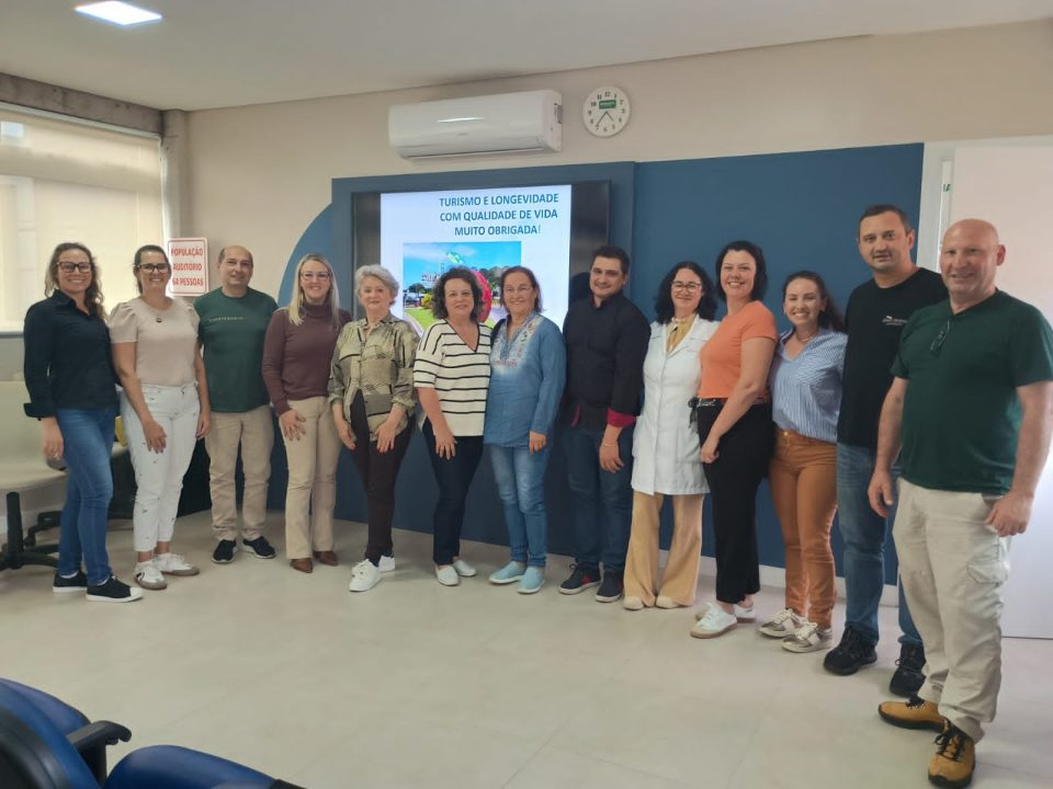 Empreendedores do turismo em Veranópolis discutem estratégias para transformar longevidade em valor nos negócios 1 Studio Notícias | Studio TV Empreendedores do turismo em Veranópolis discutem estratégias para transformar longevidade em valor nos negócios