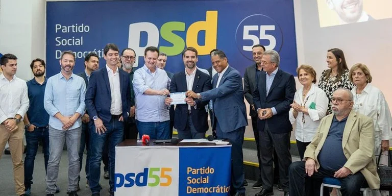 Eduardo Leite oficializa filiação ao PSD em evento com lideranças do partido 1 Studio Notícias | Studio TV Eduardo Leite oficializa filiação ao PSD em evento com lideranças do partido
