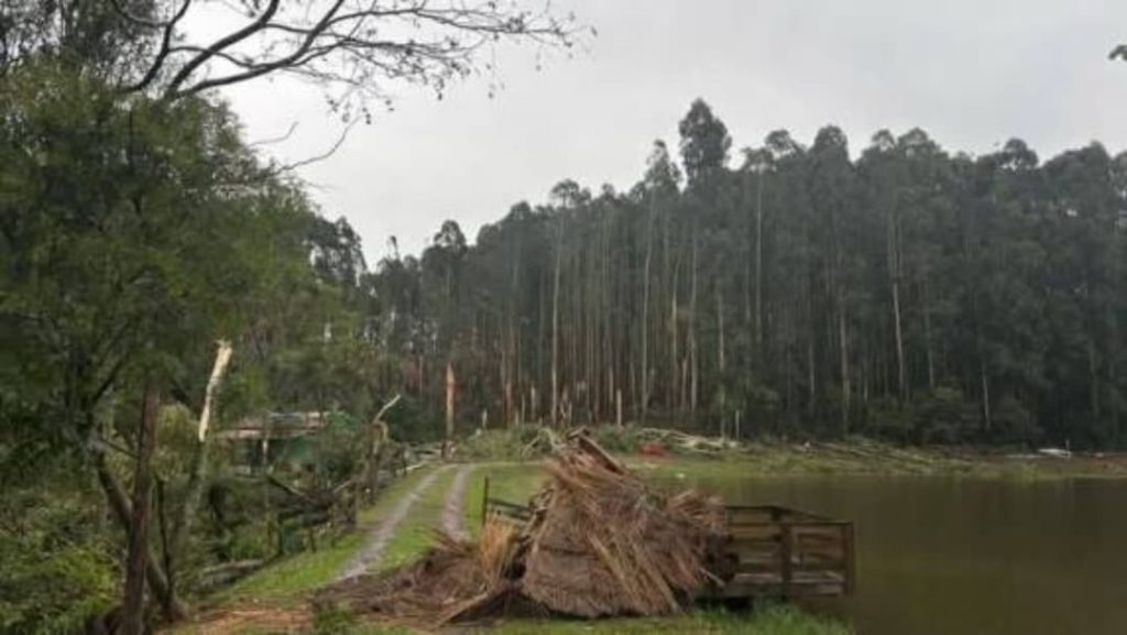 Temporal causa destruição no interior de Erval Grande 4 Studio Notícias | Studio TV Temporal causa destruição no interior de Erval Grande