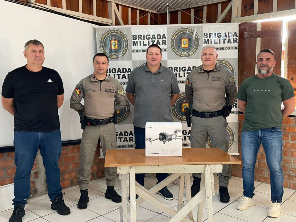 Brigada Militar de Guaporé recebe Drone doado pelo CONSEPRO para reforço nas operações policiais 1 Studio Notícias | Studio TV Brigada Militar de Guaporé recebe Drone doado pelo CONSEPRO para reforço nas operações policiais