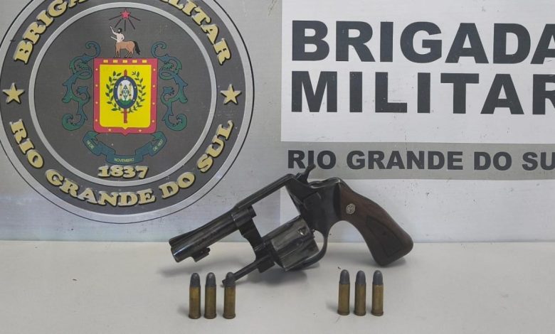 Studio Notícias | Studio TV Brigada Militar prende homem por porte ilegal de arma de fogo em Caxias do Sul