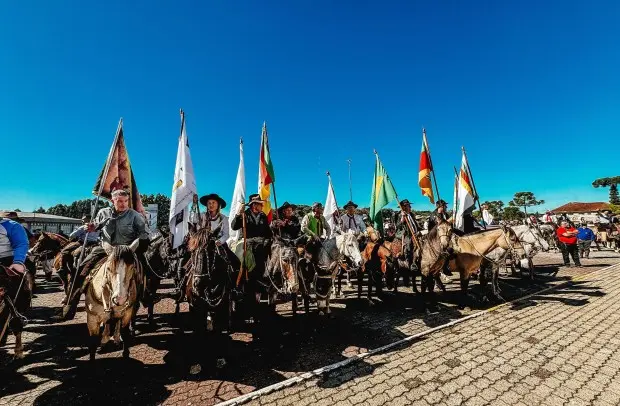 Tradição e Fé: Cavalgada e Carros Antigos abrem caminho para a 146ª Romaria de Caravaggio 2 Studio Notícias | Studio TV Tradição e Fé: Cavalgada e Carros Antigos abrem caminho para a 146ª Romaria de Caravaggio