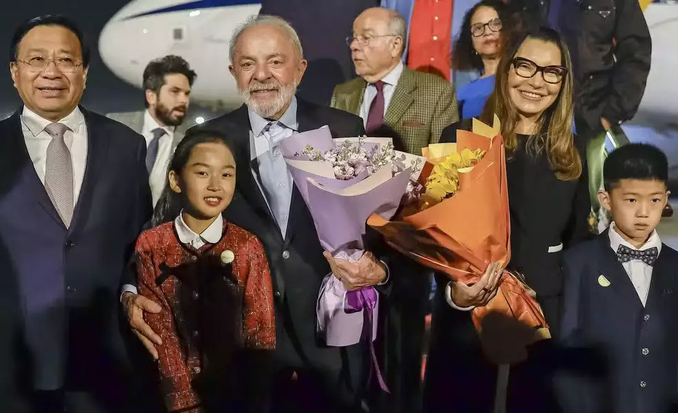 Lula busca ampliar negócios com a China em meio a tensões comerciais com os EUA 1 Studio Notícias | Studio TV Lula busca ampliar negócios com a China em meio a tensões comerciais com os EUA