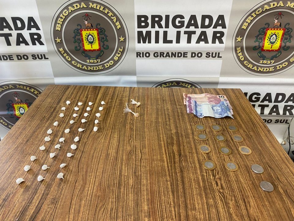 Brigada Militar prende homem por tráfico de drogas em Farroupilha 1 Studio Notícias | Studio TV Brigada Militar prende homem por tráfico de drogas em Farroupilha