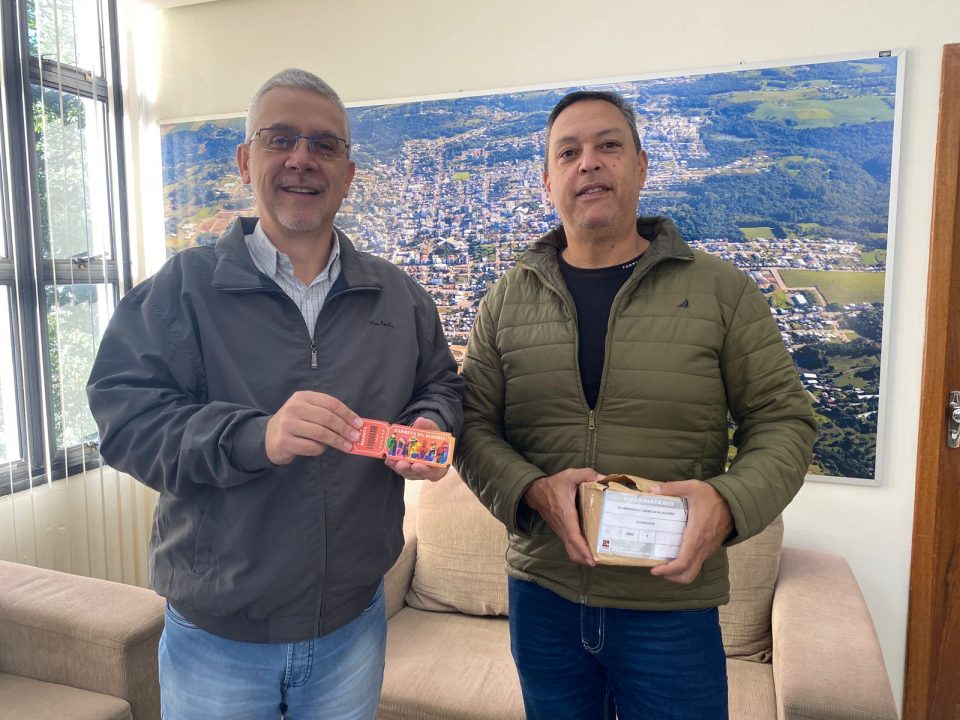Mais de 2.500 ingressos para a Carreta da Alegria serão distribuídos para alunos da rede municipal de Veranópolis 1 Studio Notícias | Studio TV Mais de 2.500 ingressos para a Carreta da Alegria serão distribuídos para alunos da rede municipal de Veranópolis