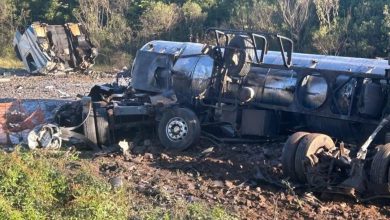 Studio Notícias | Studio TV Grave acidente entre duas carretas e uma Hilux interdita BR-386 entre Mormaço e Soledade